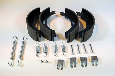 Handbromsbackar släp